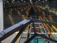 如何用手推式洗地機(jī)正確清洗環(huán)氧地坪地面？